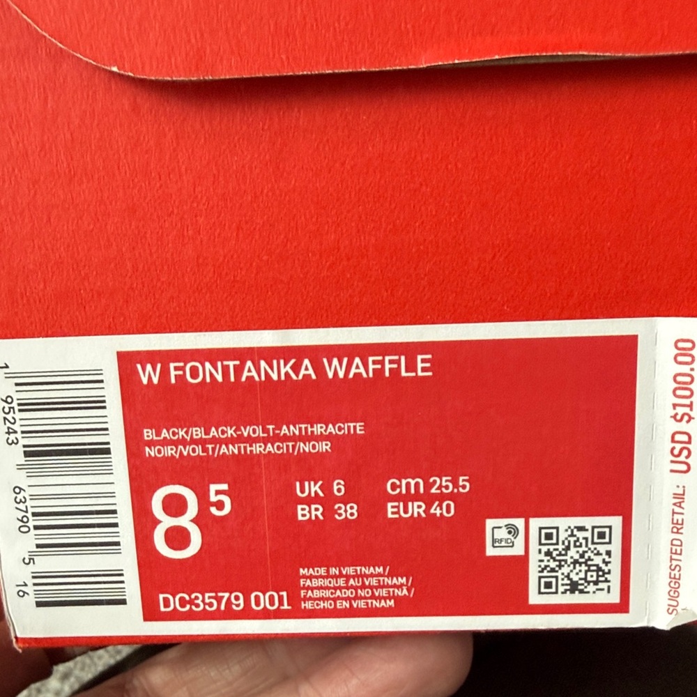 Women’s Nike Fontanka Waffle Sneakers - Picture 2 of 7